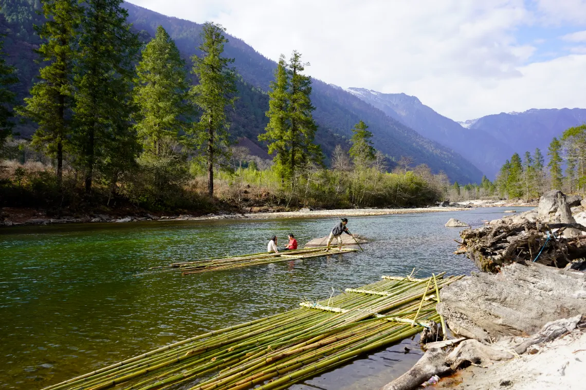 River rafting on the Siang River