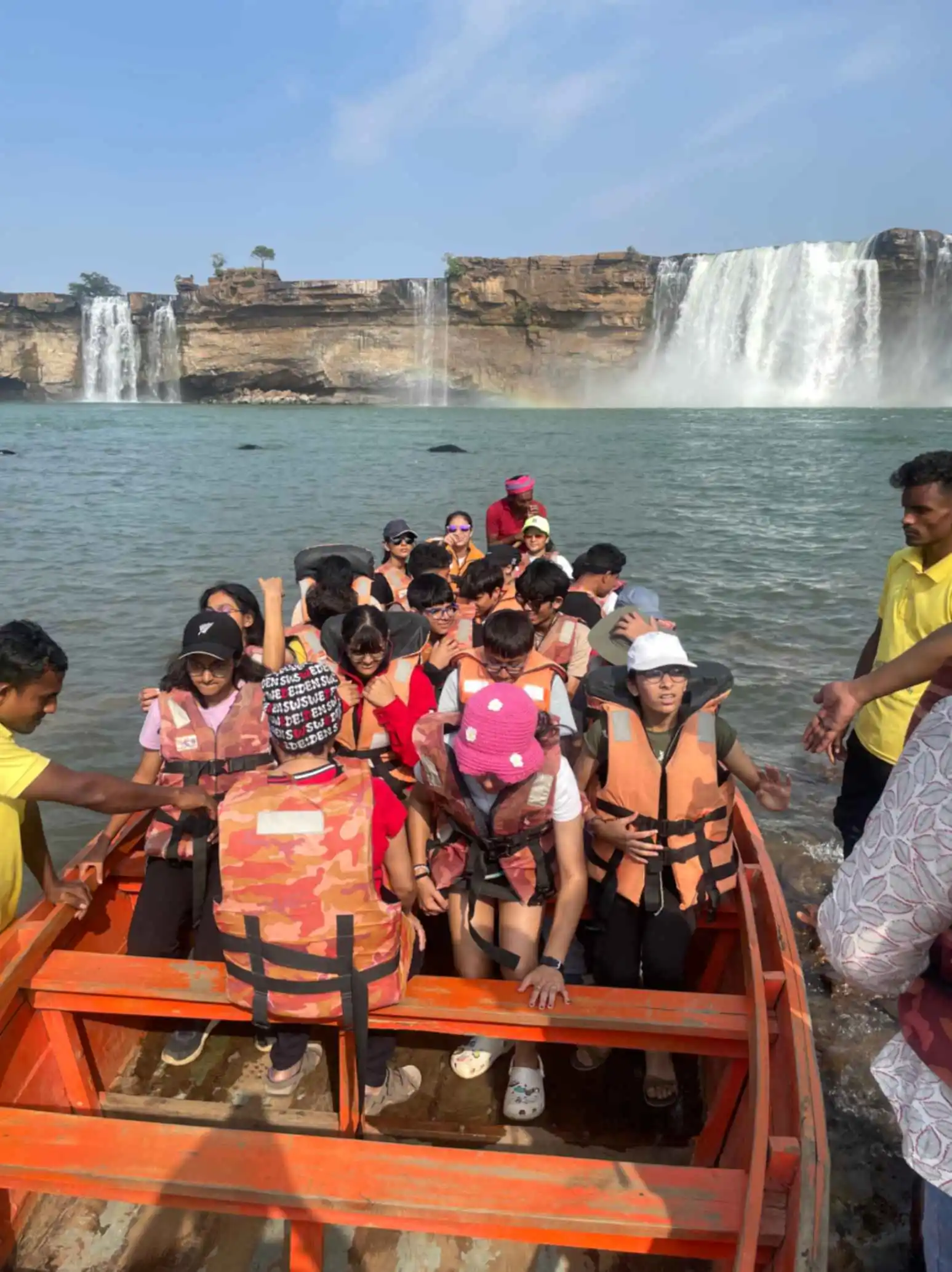 Chitrakote Waterfalls boat ride