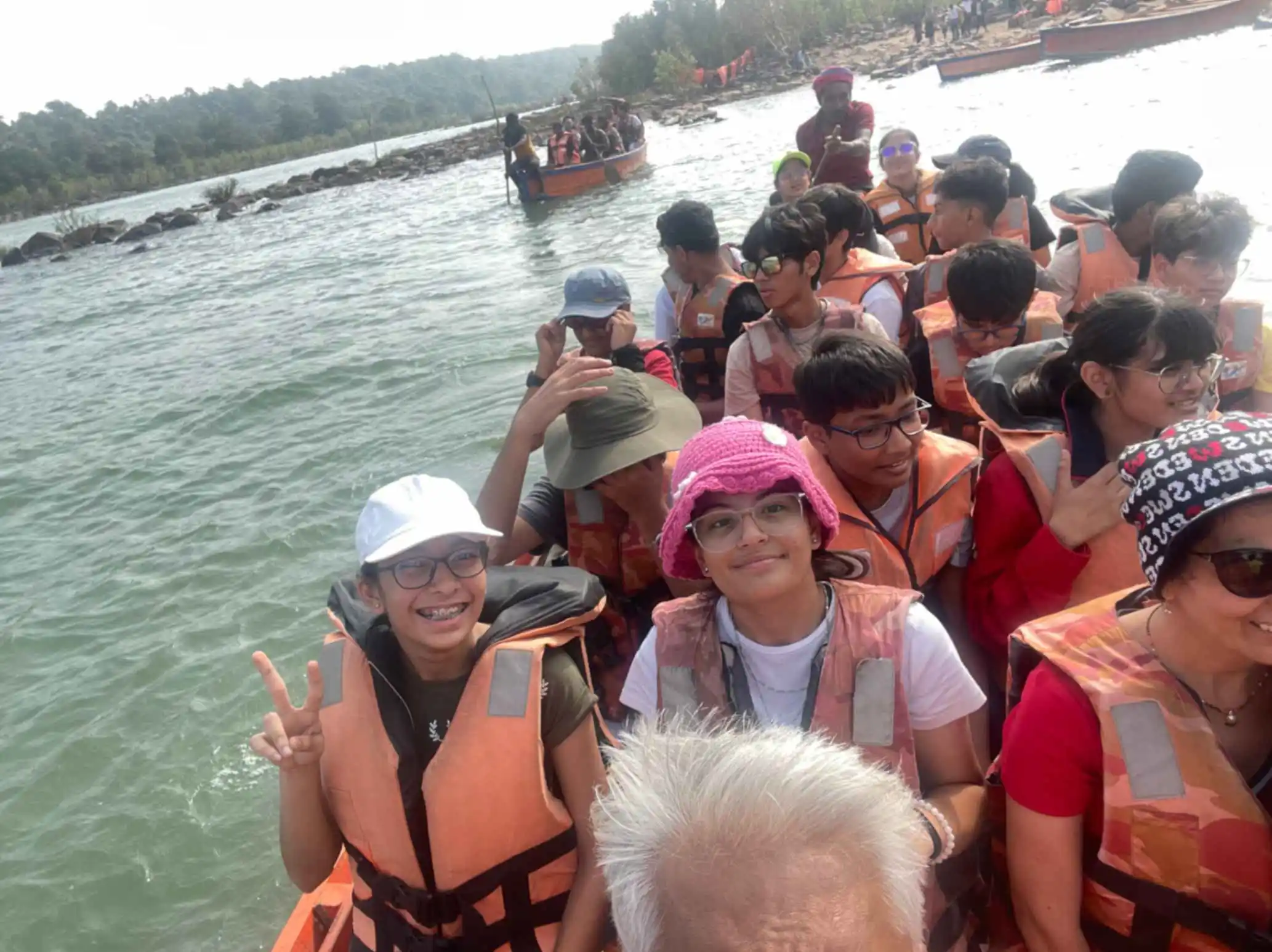 Chitrakote Waterfalls boat ride