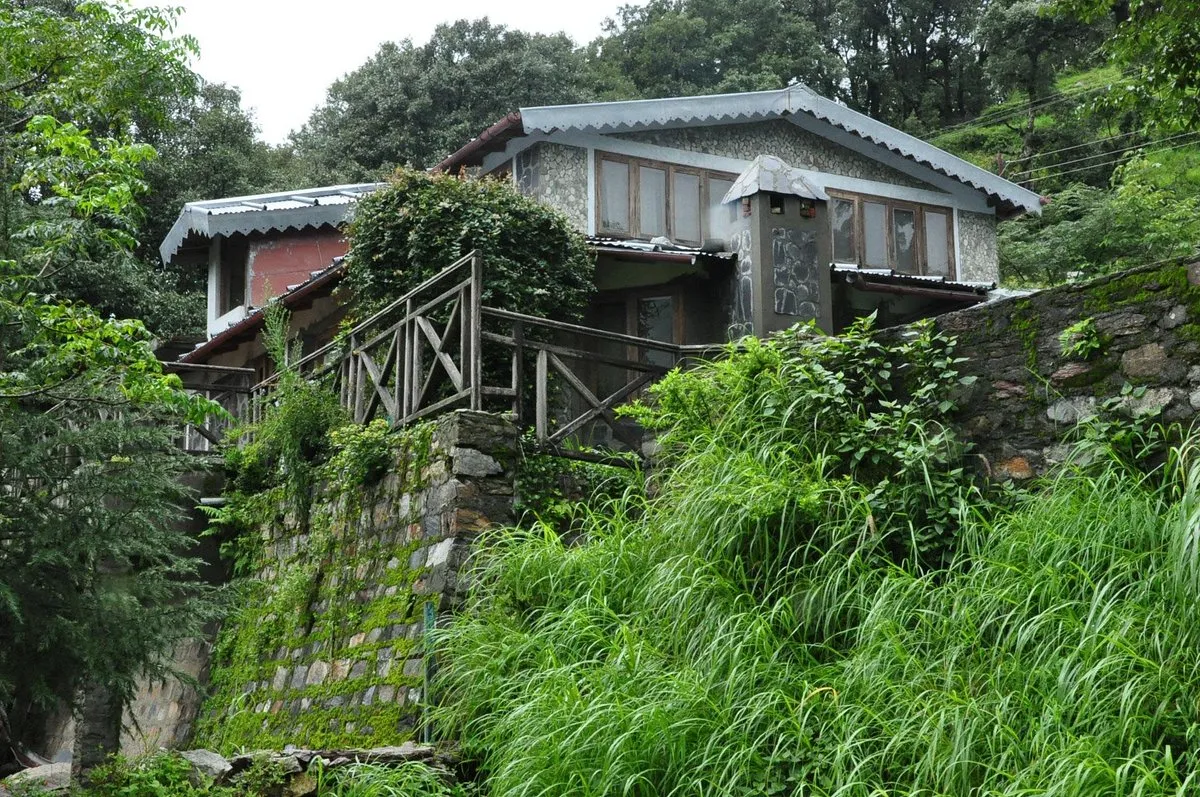 accommodation arrangement