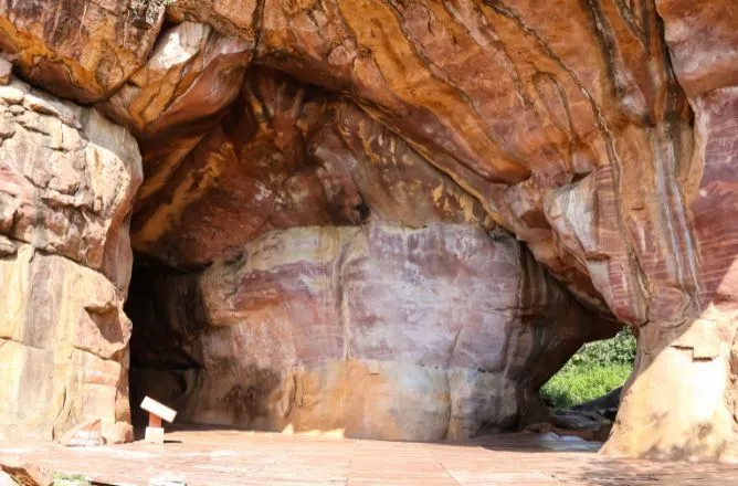 exploring Bhimbetka rock shelters